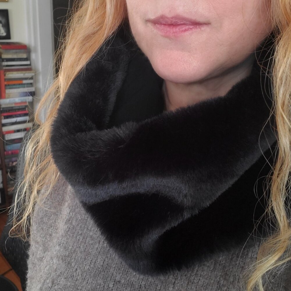 Old Navy Faux Fur Neck Warmer, Black